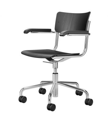 Thonet S 43 FDR Drehstuhl mit Armlehnen, schwarzem Holz und Chromgestell auf Rollen.